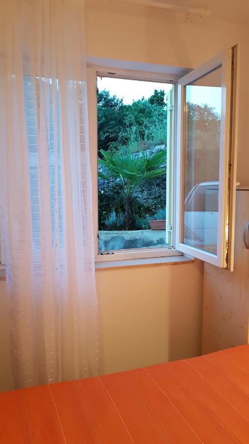 Apartmani Ljerka Malinska Exterior photo