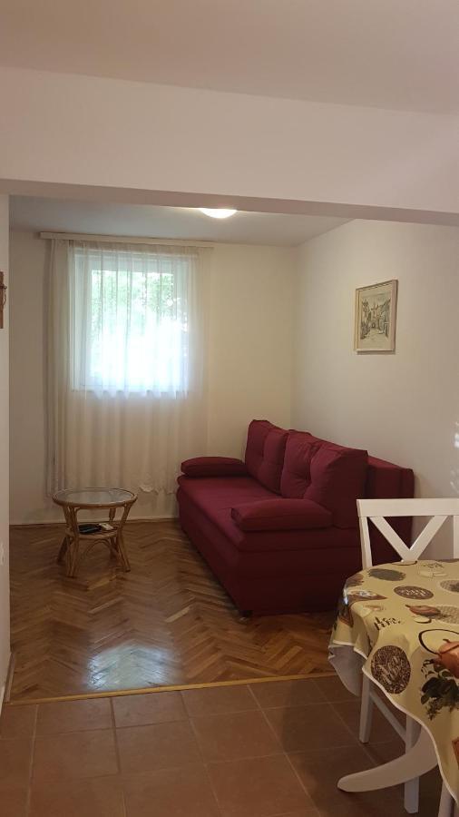 Apartmani Ljerka Malinska Exterior photo