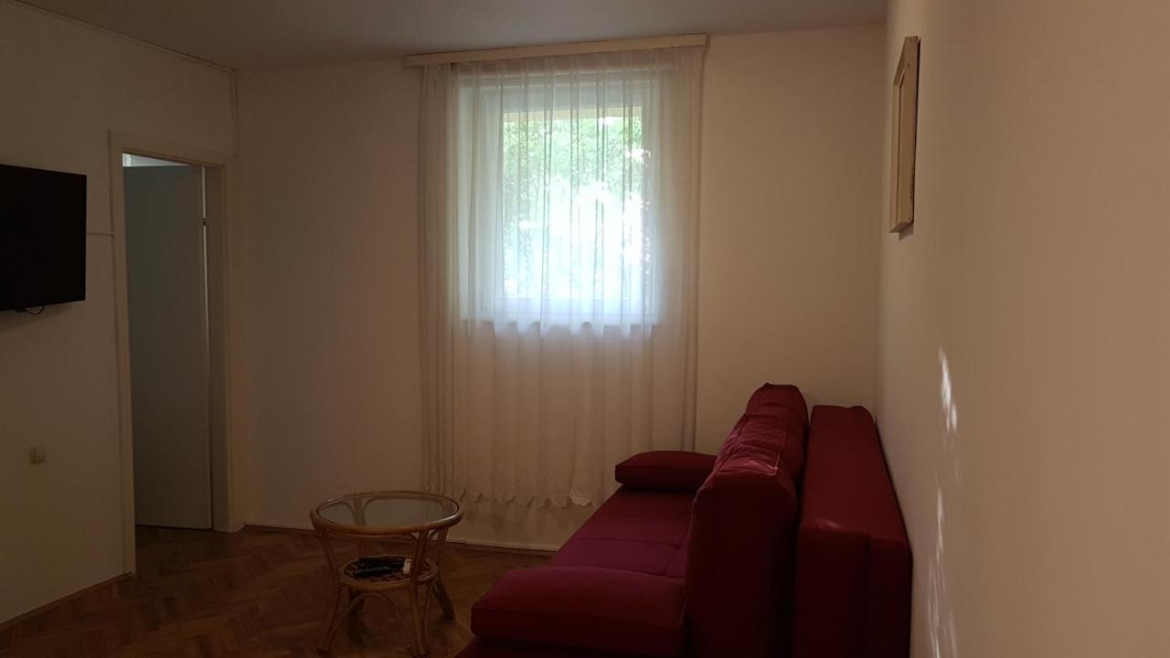 Apartmani Ljerka Malinska Exterior photo